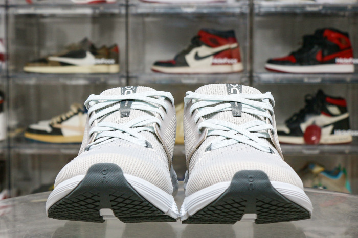 On Running Cloud X 4 Silver Chambray