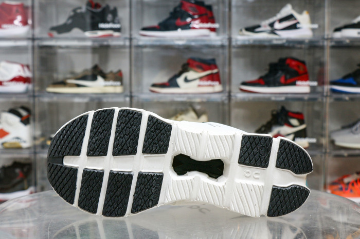 On Running Cloud X 4Ivory Black