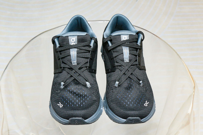 On Running Cloud X 4 Black Chambray