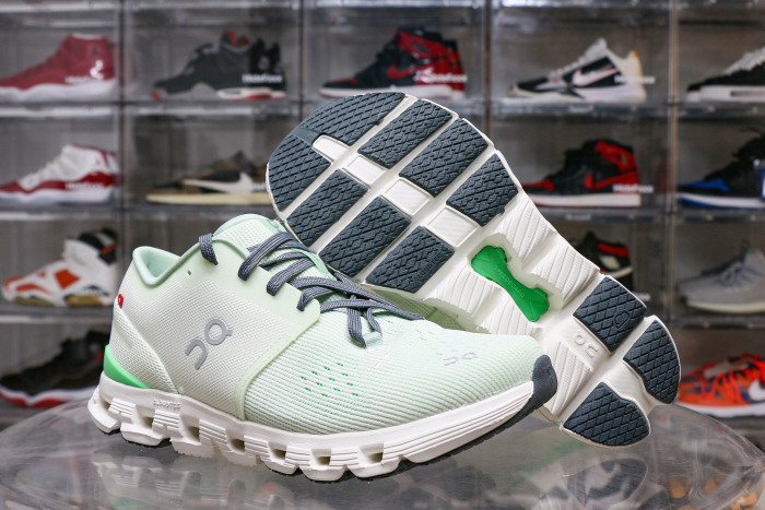 On Running Cloud X 4Aloe Honeydew