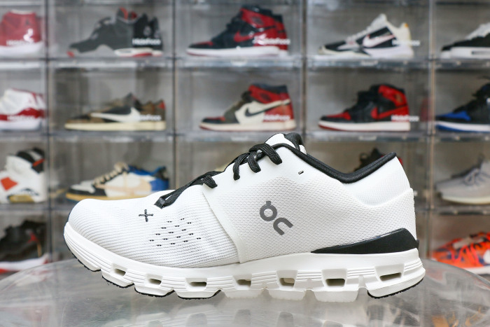 On Running Cloud X 4Ivory Black