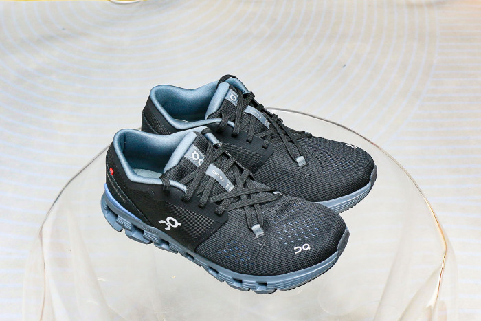 On Running Cloud X 4 Black Chambray