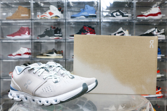 On Running Cloud X 4 Silver Chambray