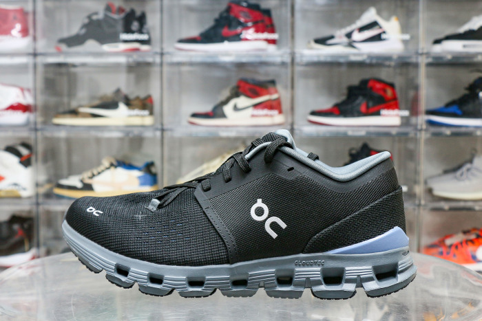 On Running Cloud X 4 Black Chambray