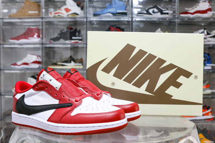 Travis Scott x Air Jordan 1 Retro Low  Chicago 