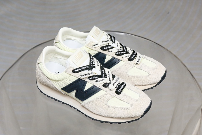 New Balance 471 Linen Angora Black