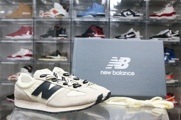 New Balance 471 Linen Angora Black