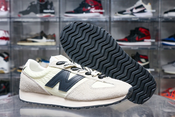 New Balance 471 Linen Angora Black