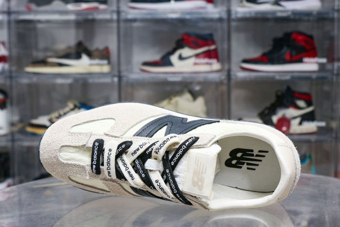 New Balance 471 Linen Angora Black