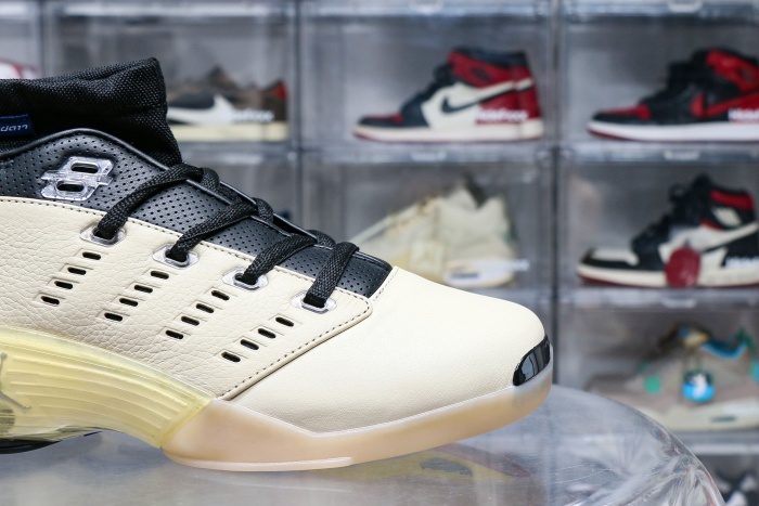 Jordan 17 Retro Low SP Infinite Archives 2025