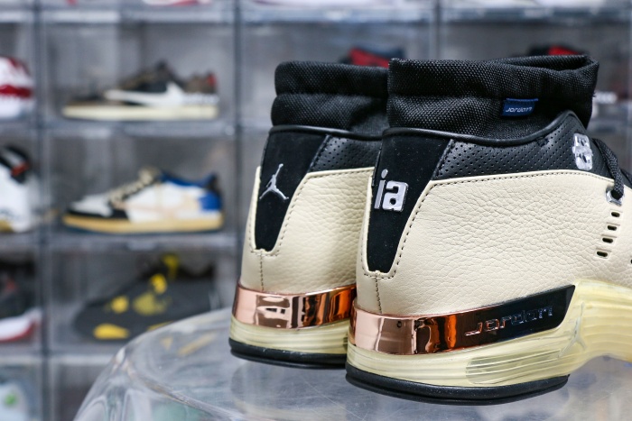 Jordan 17 Retro Low SP Infinite Archives 2025