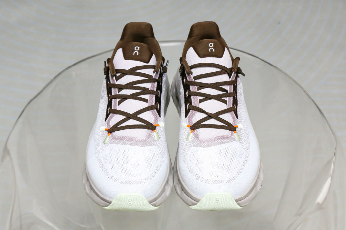 On Cloudtilt 'Quartz Pearl'