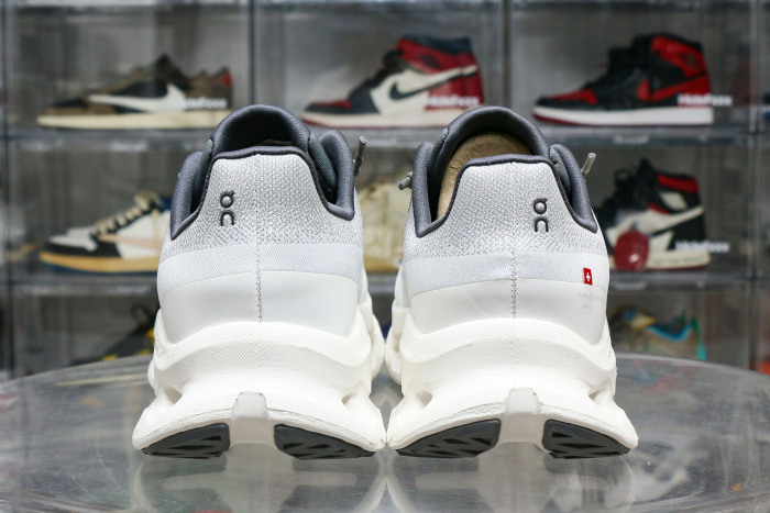 On Running Cloudtilt Rock Ivory