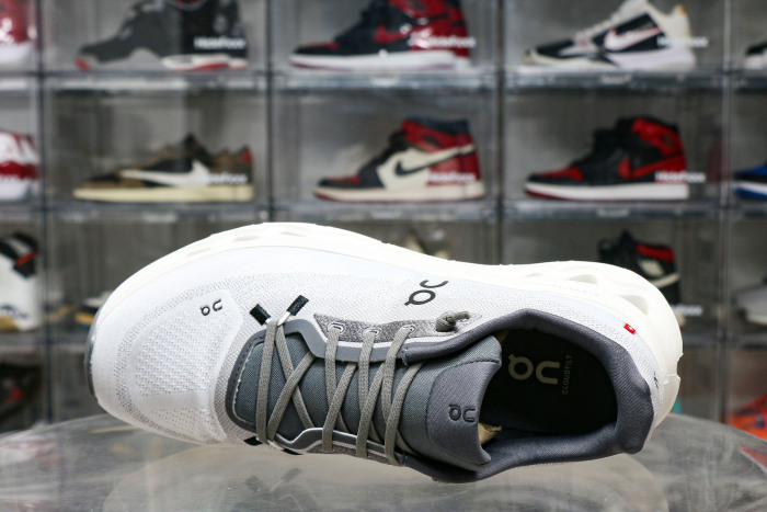 On Running Cloudtilt Rock Ivory