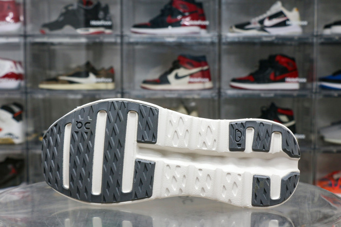 On Running Cloudtilt Rock Ivory