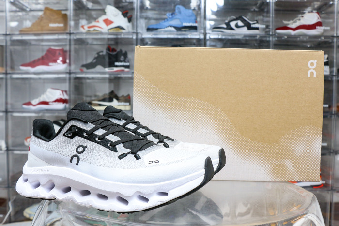 On Running Cloudtilt Black Ivory