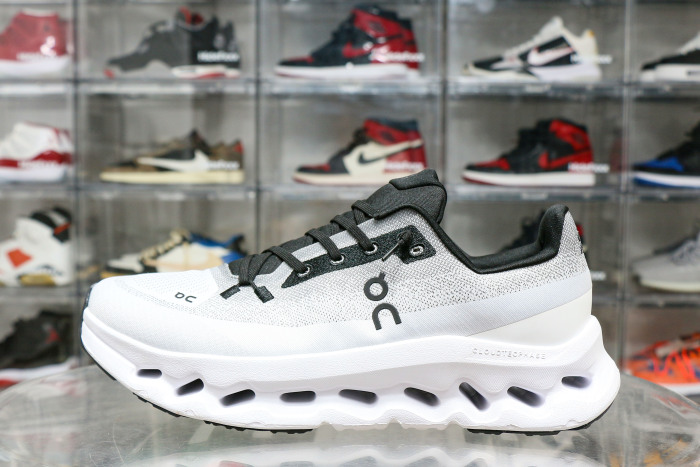 On Running Cloudtilt Black Ivory