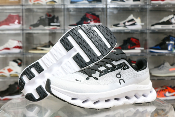 On Running Cloudtilt Black Ivory