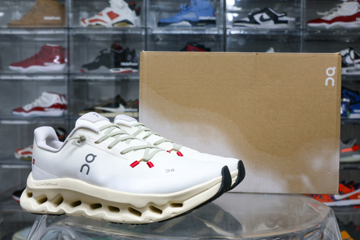 On Running Cloudtilt Sand Cream