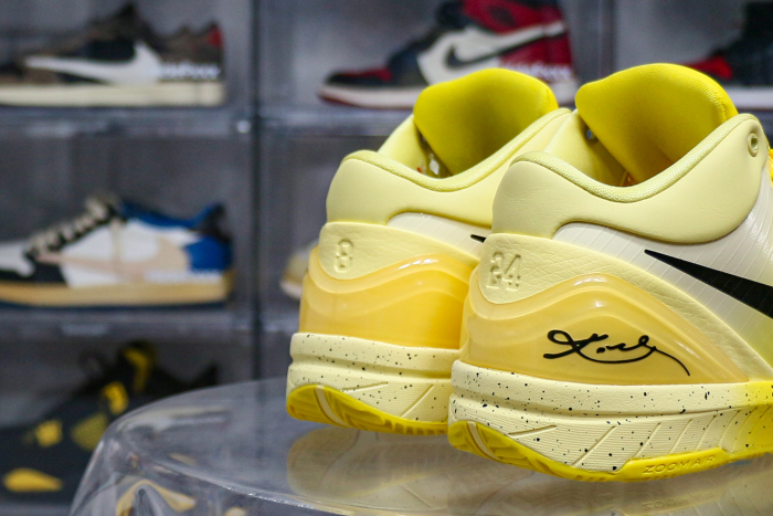 Nike Kobe 4 Protro CHBL