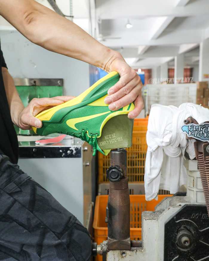 Nike Kobe 8  Oregon Ducks  PE (A1)