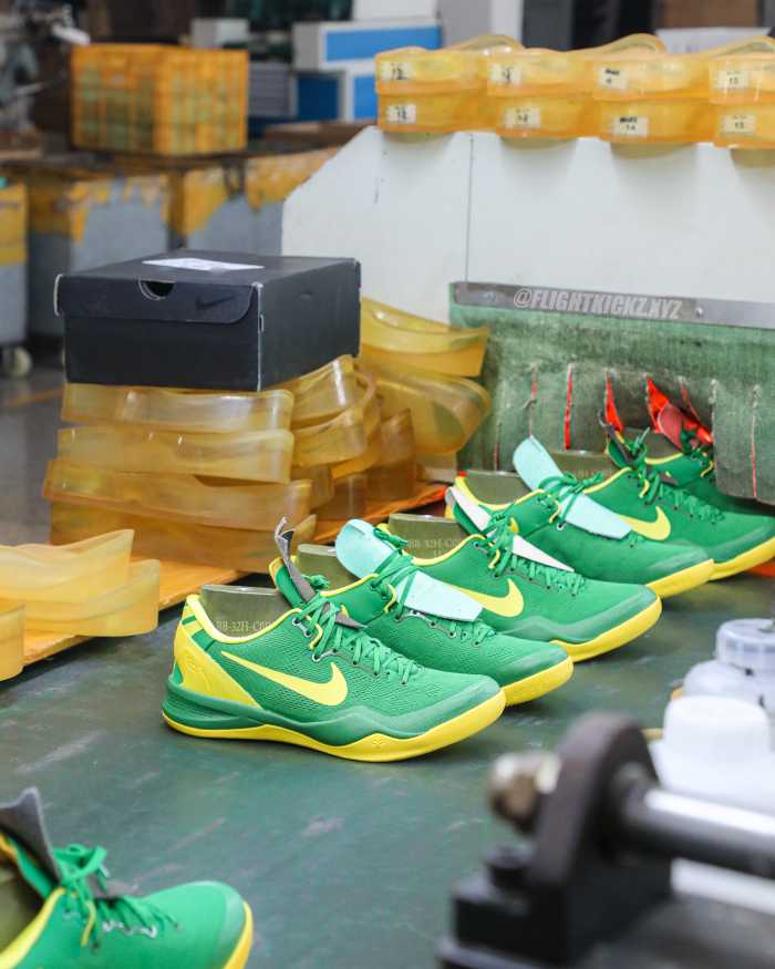 Nike Kobe 8  Oregon Ducks  PE (A1)