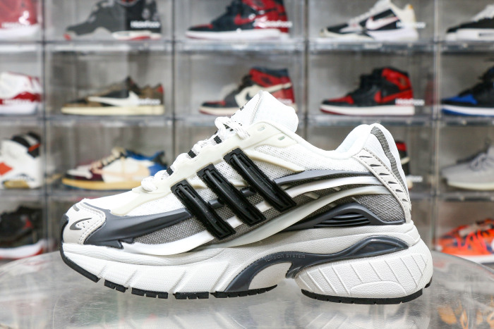 Pharrell x adidas Adistar Jellyfish Focus Grey