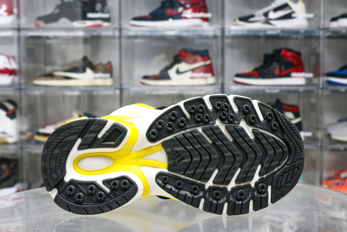 Pharrell x adidas Adistar Jellyfish Yellow