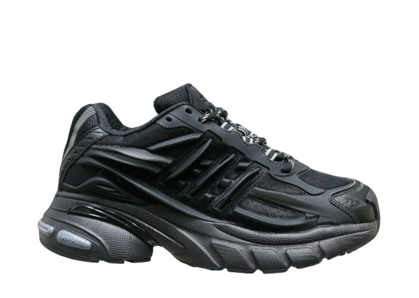 Pharrell x adidasAdistar Jellyfish “Triple Black”