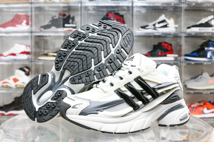 Pharrell x adidas Adistar Jellyfish Focus Grey