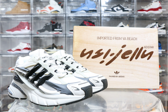 Pharrell x adidas Adistar Jellyfish Focus Grey