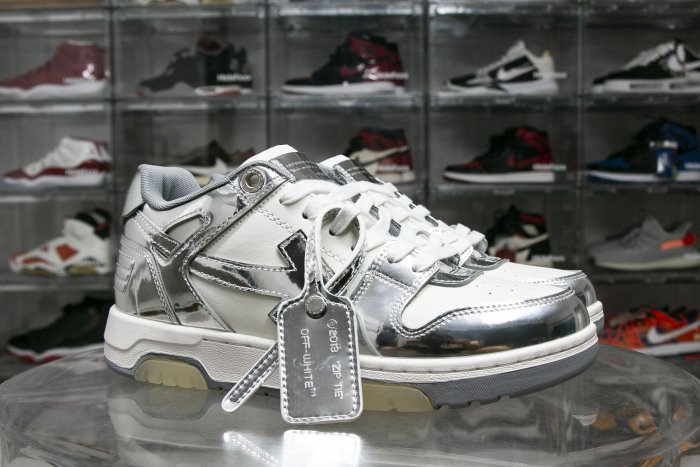 Off-White Out Of Office Low-Top Patent sneaker 'Silver White'