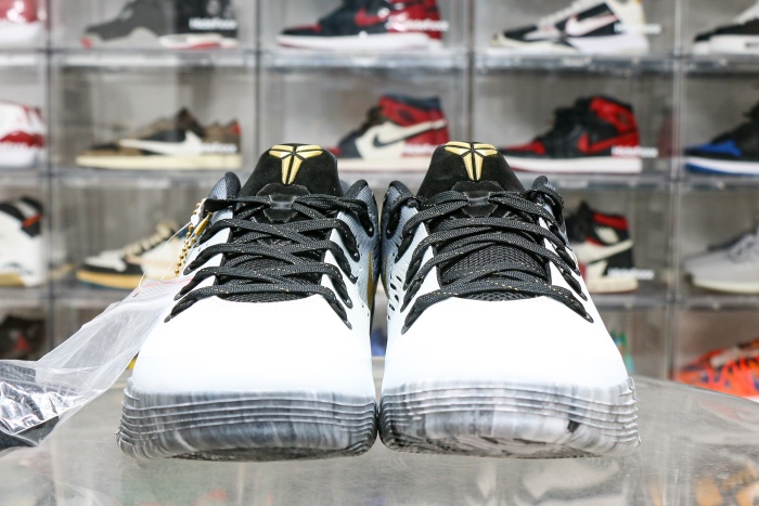 Nike Kobe 9 EM Low Protro “Mambacita”