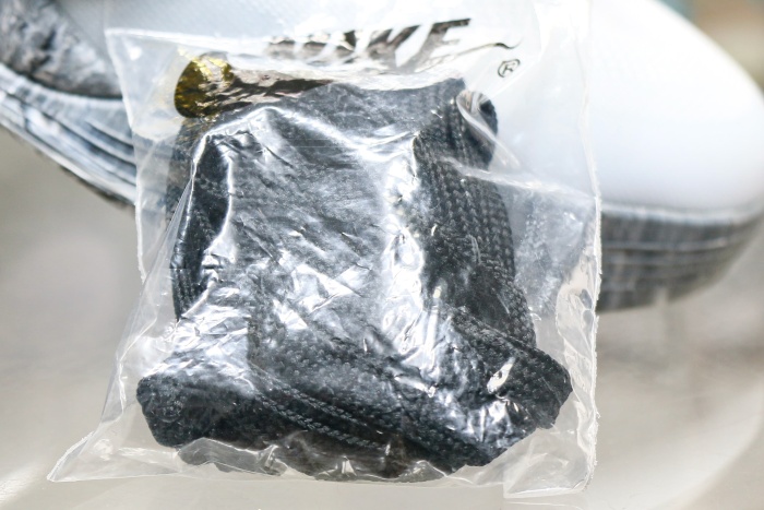 Nike Kobe 9 EM Low Protro “Mambacita”