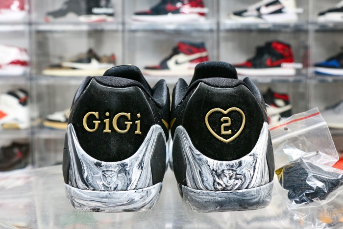 Nike Kobe 9 EM Low Protro “Mambacita”