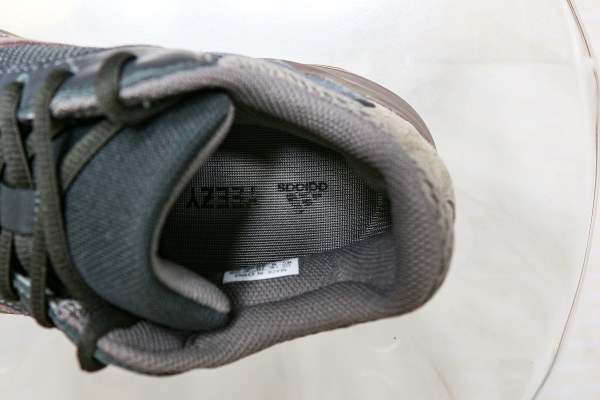 Adidas Yeezy 700 Boost  Wave Runner Mauve 2018