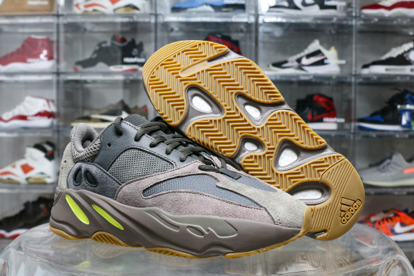 Adidas Yeezy 700 Boost  Wave Runner Mauve 2018