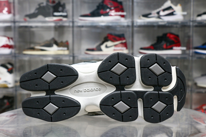 New Balance 9060 Black Grey 2025