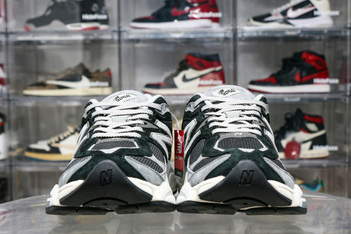 New Balance 9060 Black Grey 2025