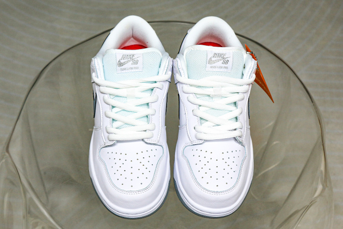 Nike SB Dunk Low Supreme 94 White Metallic Silver