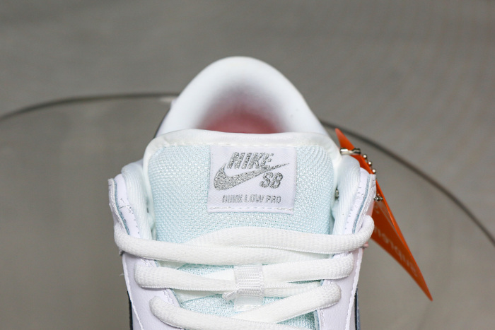 Nike SB Dunk Low Supreme 94 White Metallic Silver