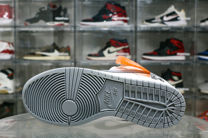 Nike SB Dunk Low Supreme 94 White Metallic Silver