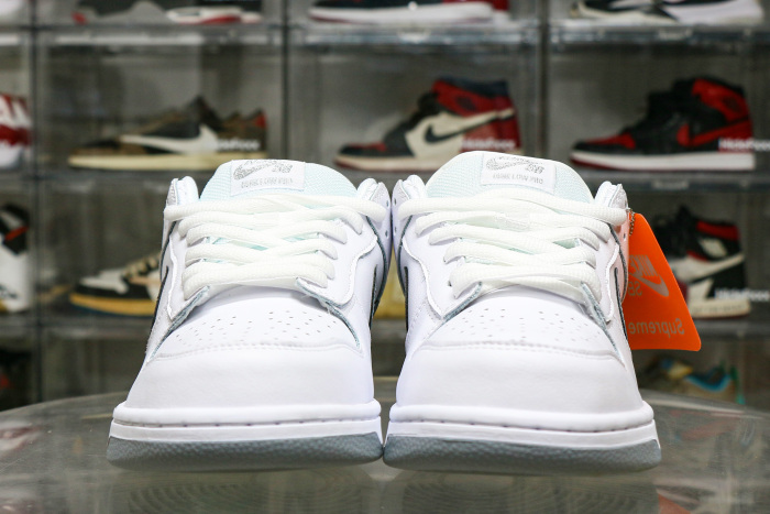 Nike SB Dunk Low Supreme 94 White Metallic Silver