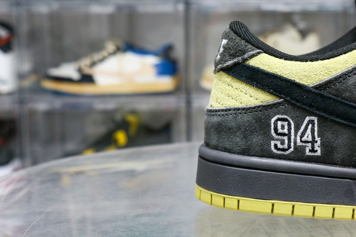 Nike SB Dunk Low Supreme 94 Hulk