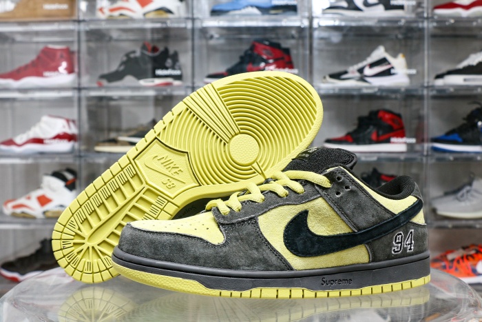 Nike SB Dunk Low Supreme 94 Hulk