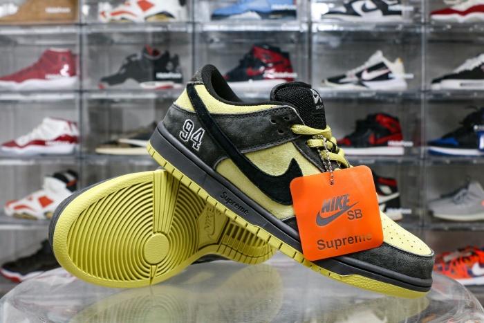 Nike SB Dunk Low Supreme 94 Hulk