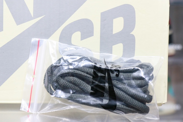 Nike SB Dunk Low Supreme 94 Hulk