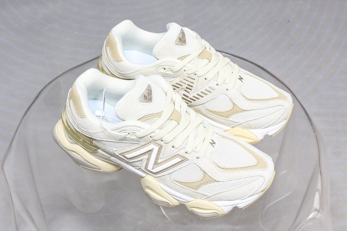 New Balance 9060 Sea Salt Brown 2024
