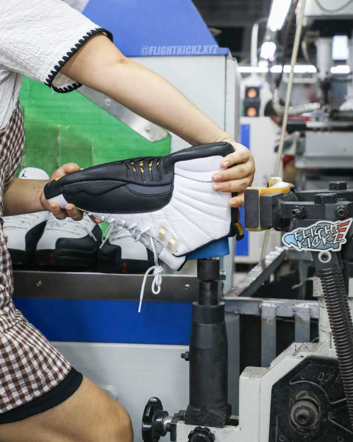 Air Jordan 12 Retro Taxi 2025 ( A1)