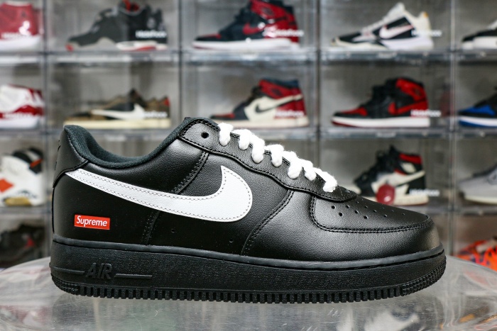 Supreme x Nike Air Force 1 Low Black / White PE（ A1）
